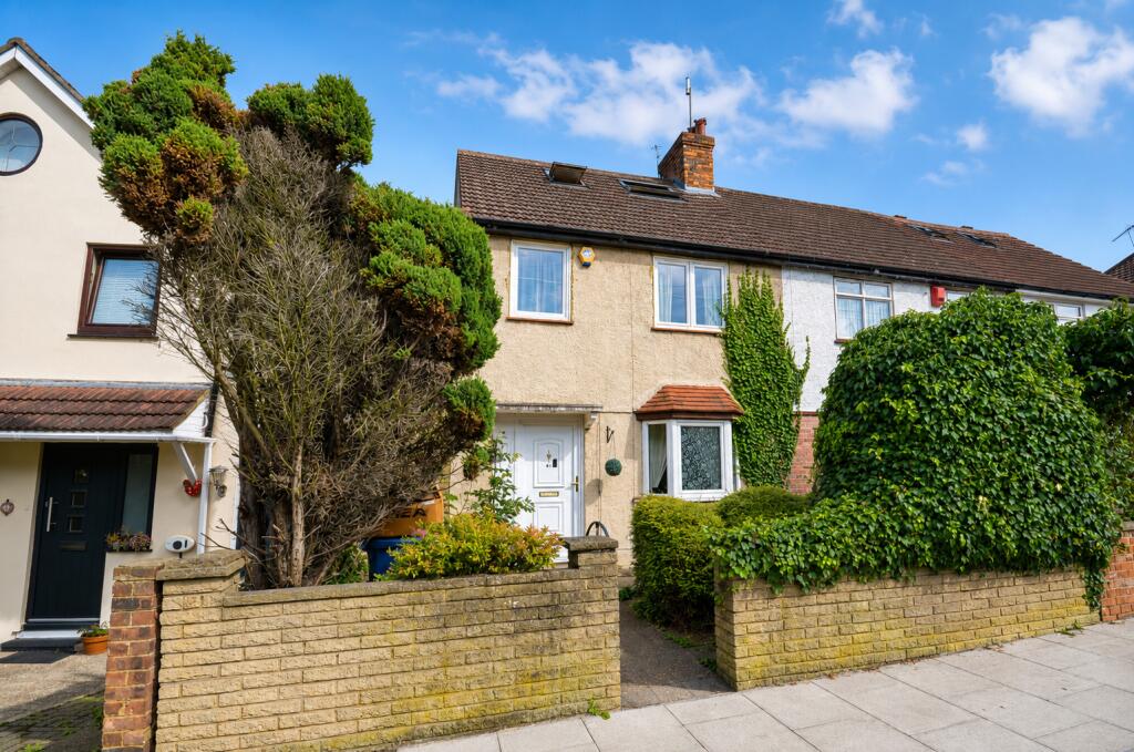 4 bed Mid Terraced House for rent in Acton. From Citydeal Estates - London