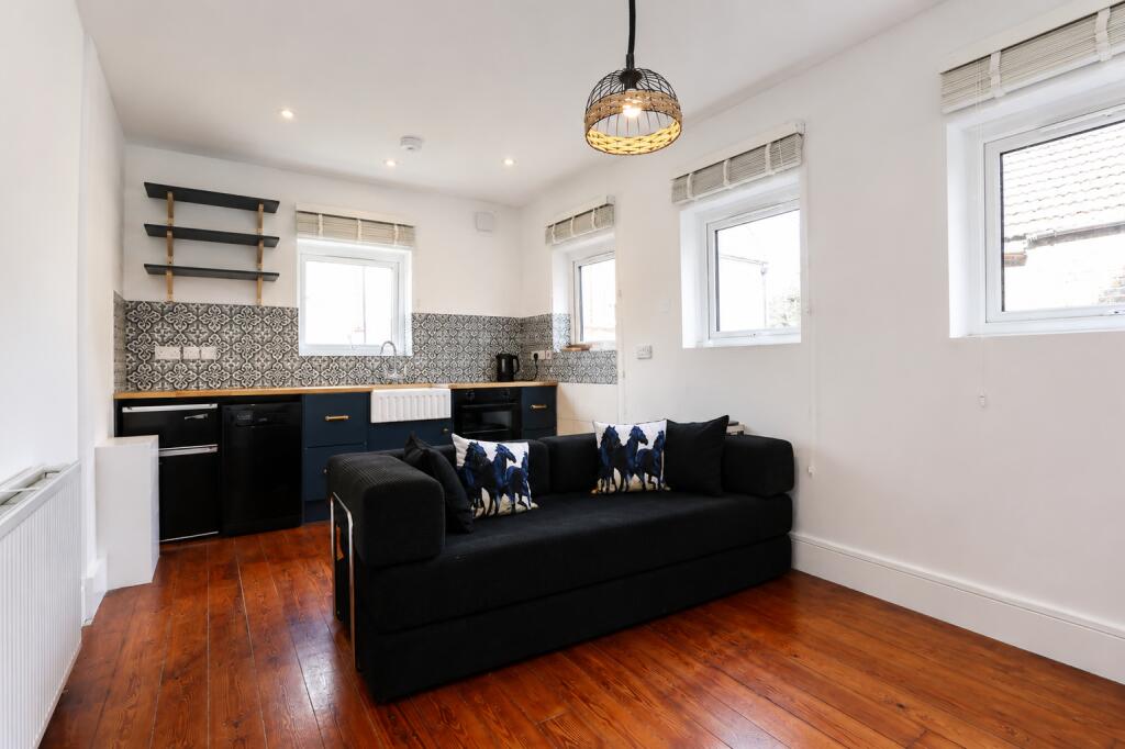 1 bed 1st Floor Flat for rent in Acton. From Citydeal Estates - London 1 bed 1st Floor Flat for rent in Acton. From Citydeal Estates - London