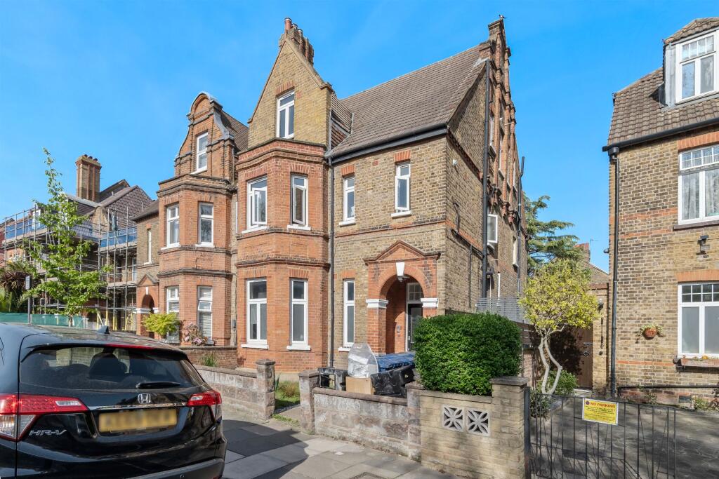 2 bed 1st Floor Flat for rent in Acton. From Citydeal Estates - London