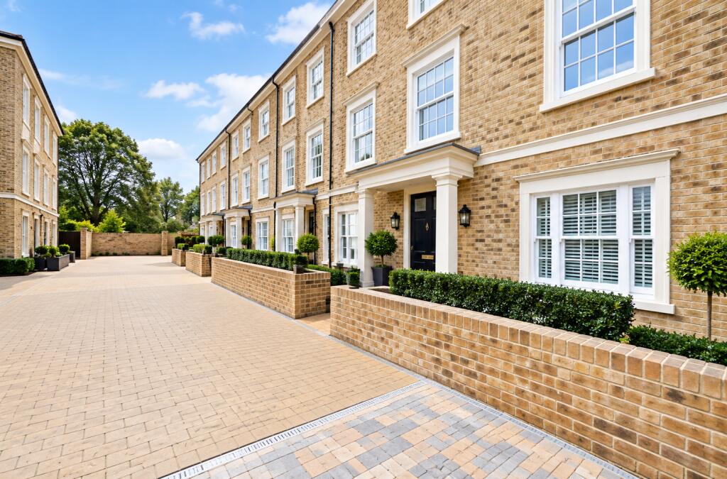 4 bed Mid Terraced House for rent in Chiswick. From Citydeal Estates - London 4 bed Mid Terraced House for rent in Chiswick. From Citydeal Estates - London
