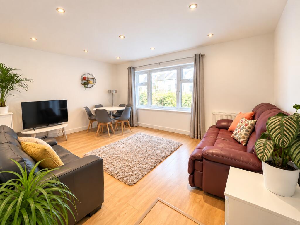 2 bed 1st Floor Flat for rent in Camden Town. From Citydeal Estates - London