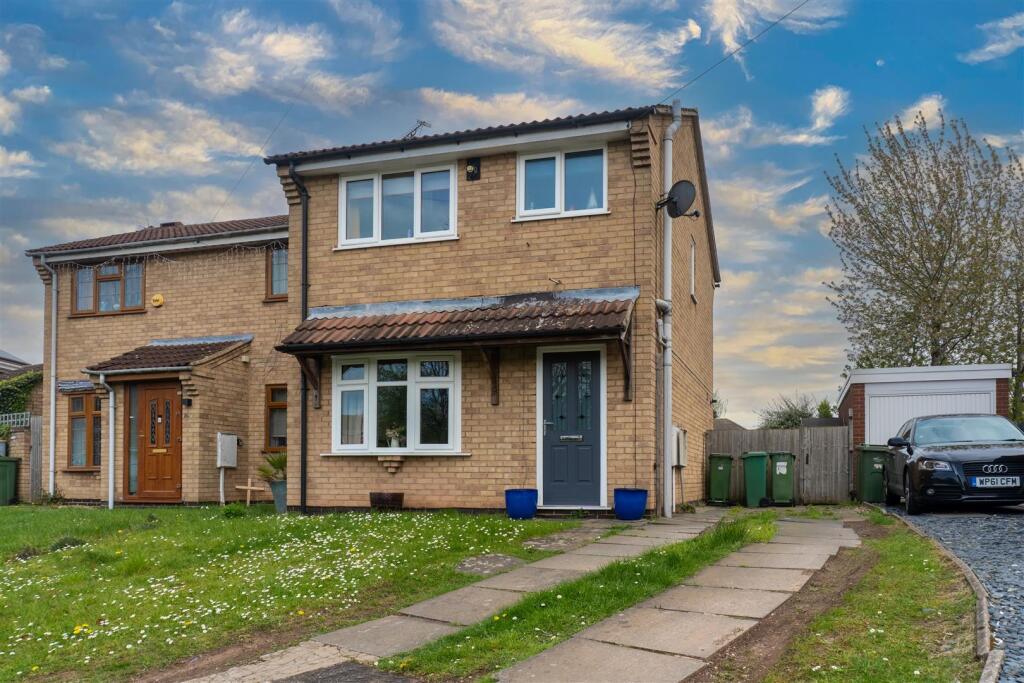 3 bed Detached for rent in Whetstone. From Clarke Properties - Lutterworth