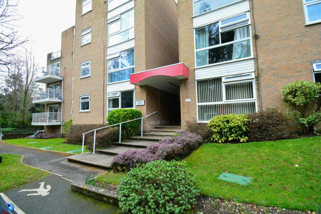 2 bed 1st Floor Flat for rent in Bournemouth. From Clarkes Estate Agents - Bournemouth