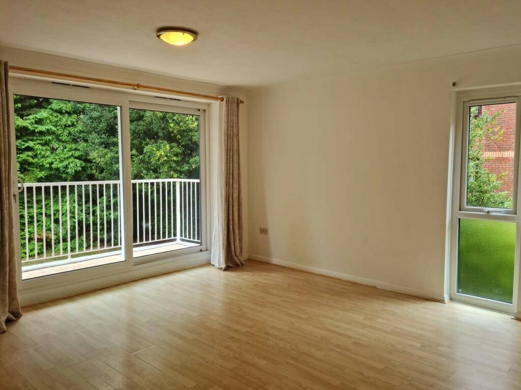 2 bed 1st Floor Flat for rent in Bournemouth. From Clarkes Estate Agents - Bournemouth