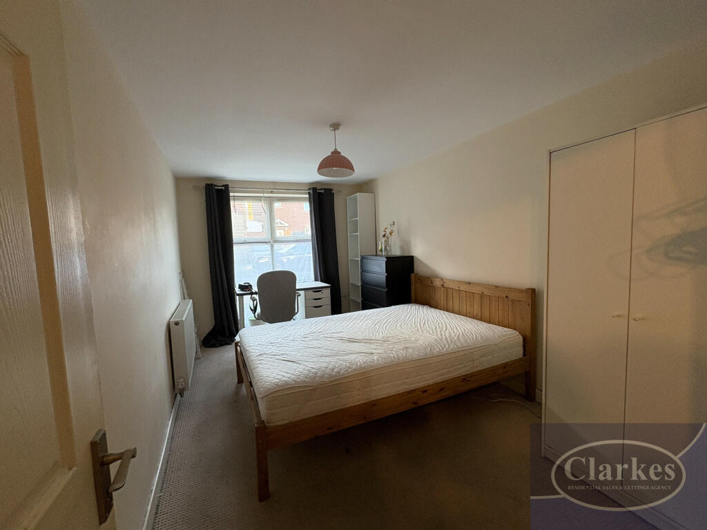 3 bed 1st Floor Flat for rent in Bournemouth. From Clarkes Estate Agents - Bournemouth 3 bed 1st Floor Flat for rent in Bournemouth. From Clarkes Estate Agents - Bournemouth