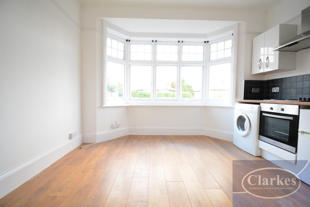 0 bed Studio for rent in Bournemouth. From Clarkes Estate Agents - Bournemouth