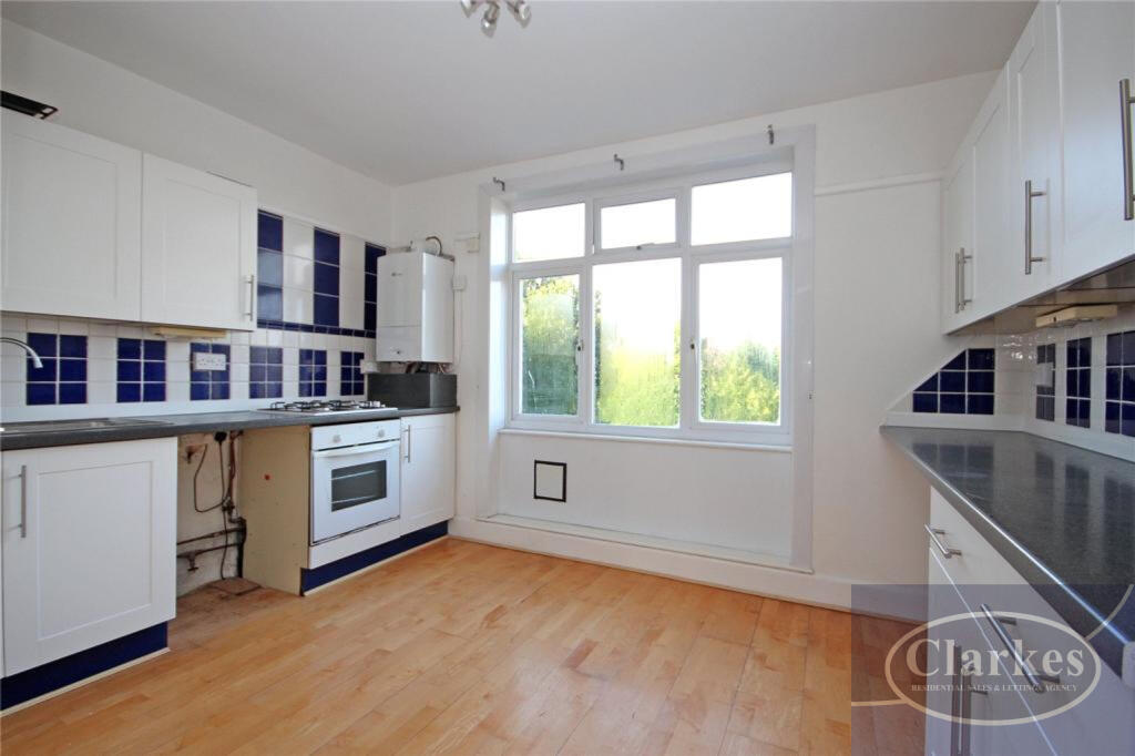 2 bed 1st Floor Flat for rent in Bournemouth. From Clarkes Estate Agents - Bournemouth