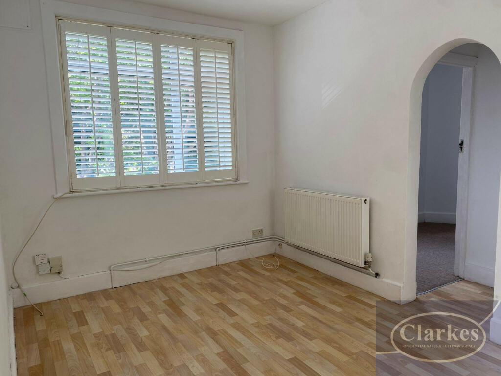 2 bed 1st Floor Flat for rent in Bournemouth. From Clarkes Estate Agents - Bournemouth