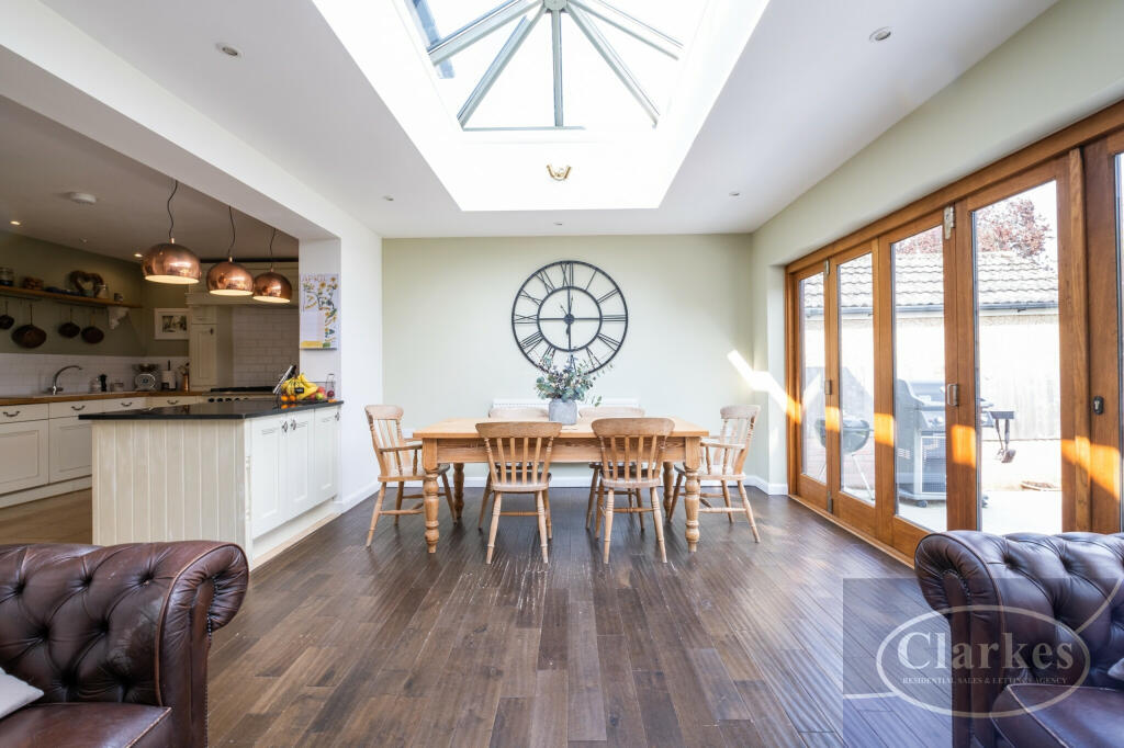 4 bed Detached for rent in Bournemouth. From Clarkes Estate Agents - Bournemouth