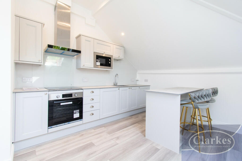 2 bed 1st Floor Flat for rent in Bournemouth. From Clarkes Estate Agents - Bournemouth