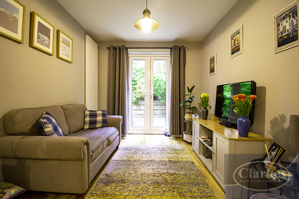 1 bed 1st Floor Flat for rent in Bournemouth. From Clarkes Estate Agents - Bournemouth