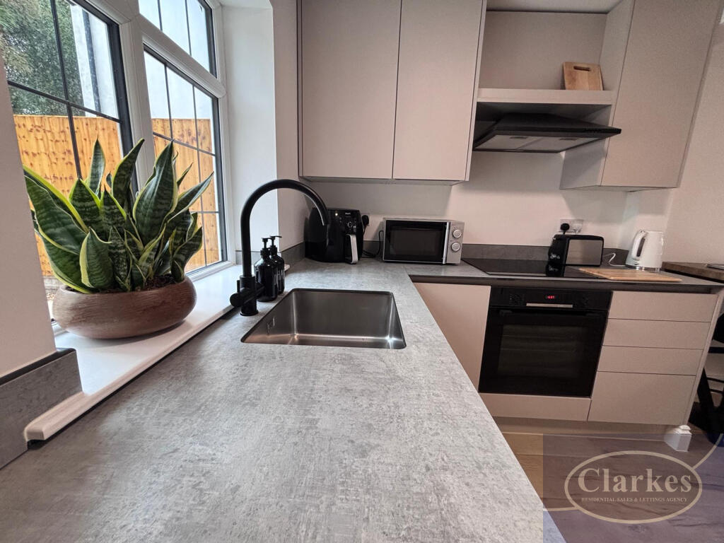 2 bed Semi Detached for rent in Bournemouth. From Clarkes Estate Agents - Bournemouth 2 bed Semi Detached for rent in Bournemouth. From Clarkes Estate Agents - Bournemouth