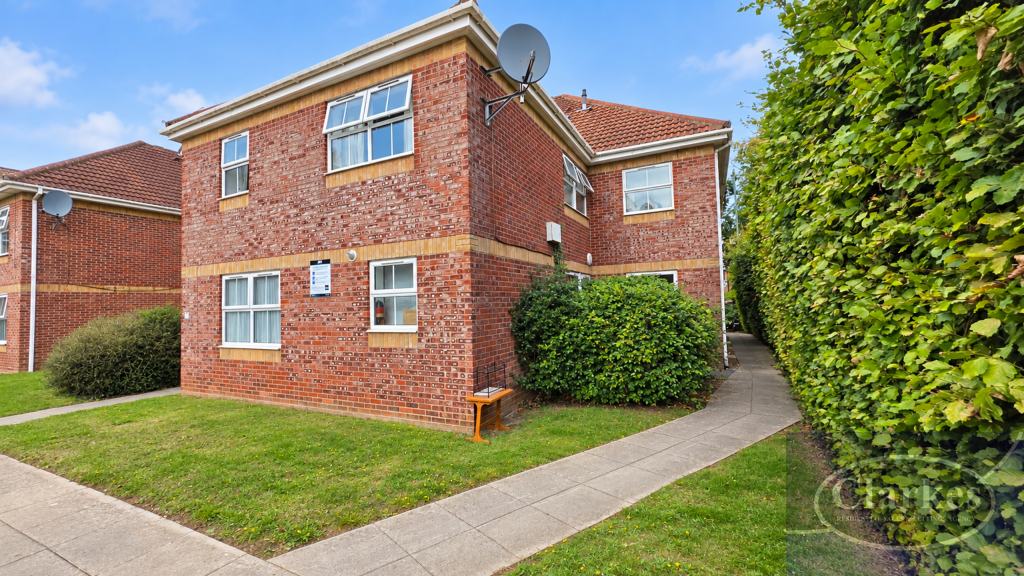 2 bed 1st Floor Flat for rent in Bournemouth. From Clarkes Estate Agents - Bournemouth