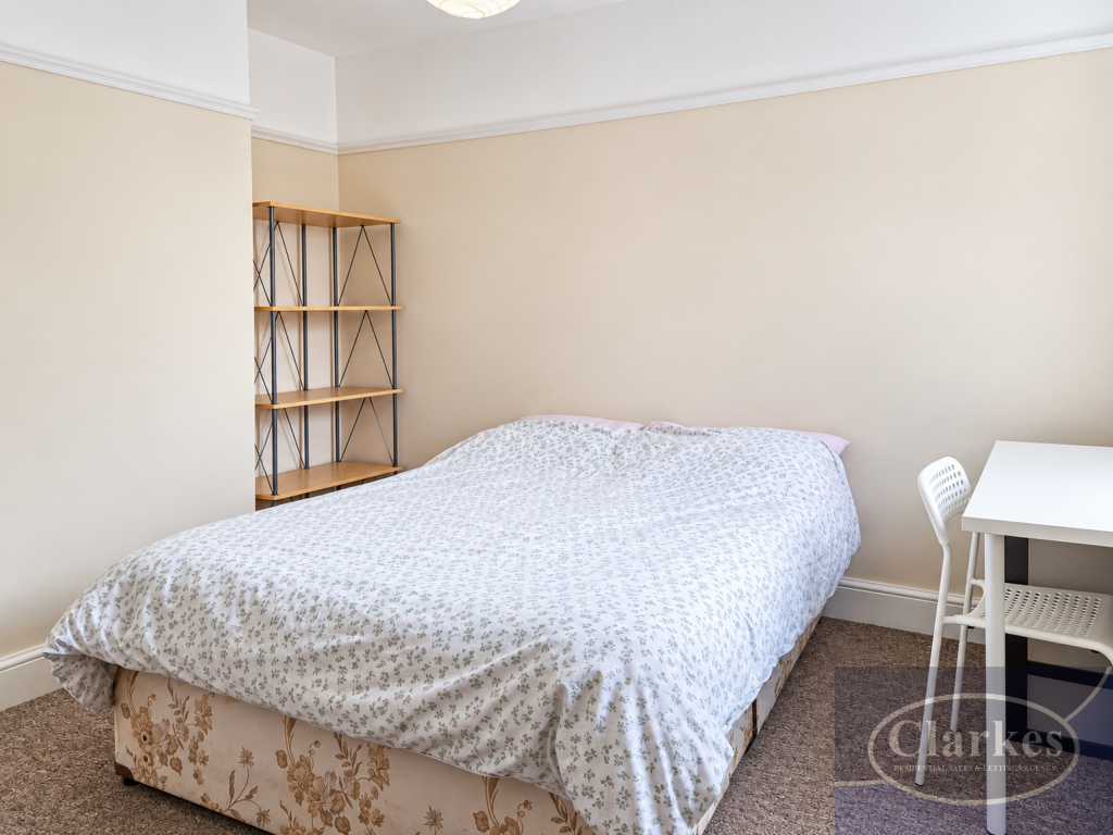 4 bed Detached for rent in Bournemouth. From Clarkes Estate Agents - Bournemouth