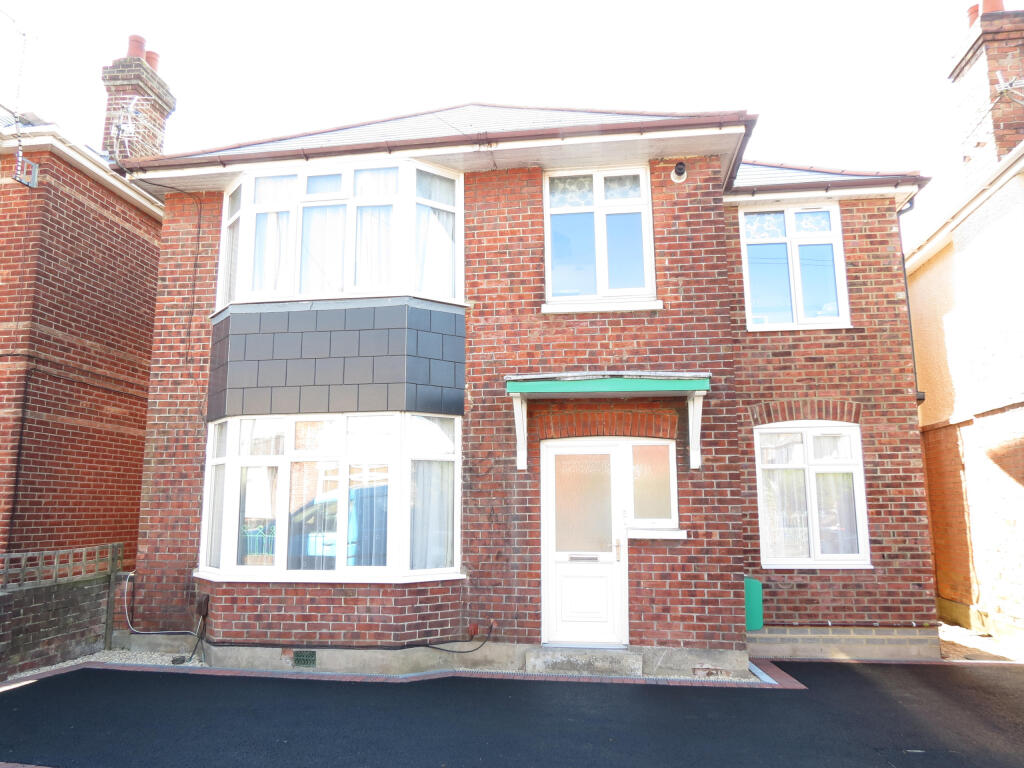 2 bed Apartment for rent in Bournemouth. From Clarkes Estate Agents - Bournemouth