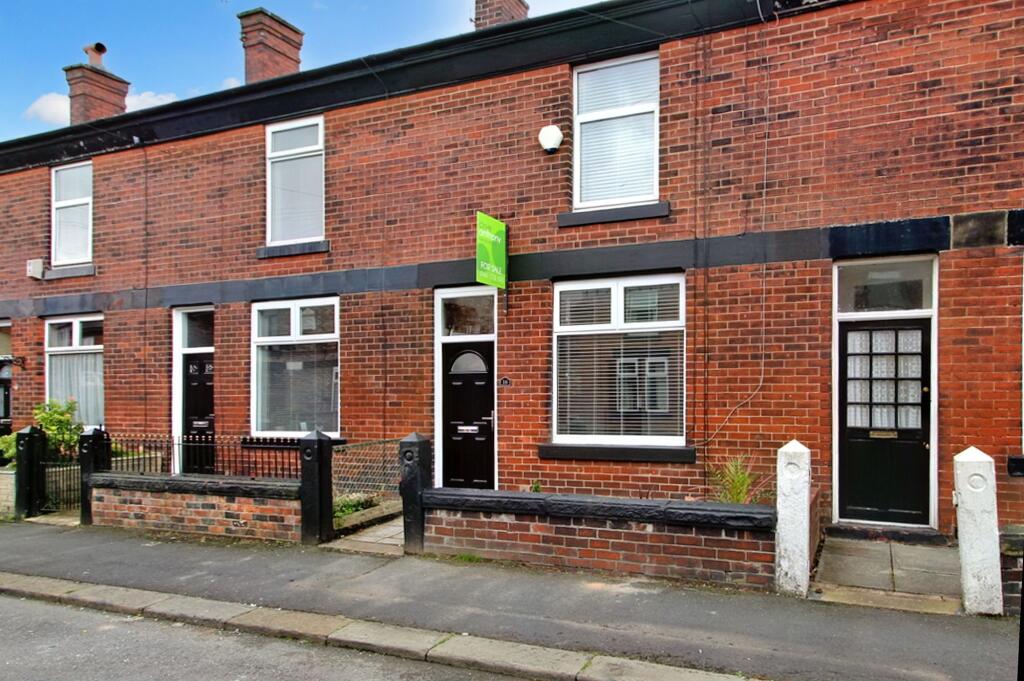 3 bed Mid Terraced House for rent in Simister. From Clive Anthony Sales & Lettings - Whitefield