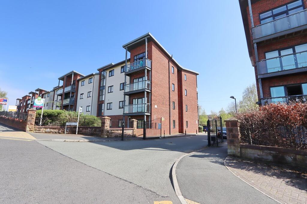 2 bed 1st Floor Flat for rent in Prescot. From Clive Anthony Sales & Lettings - Whitefield