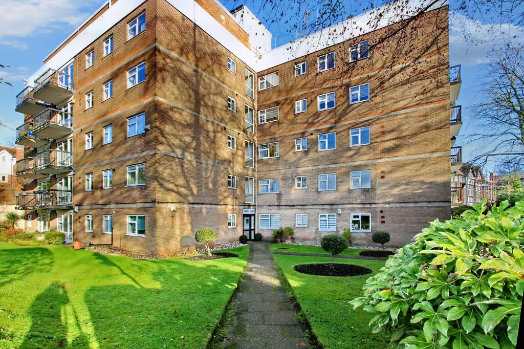 1 bed Apartment for rent in Whitefield. From Clive Anthony Sales & Lettings - Whitefield