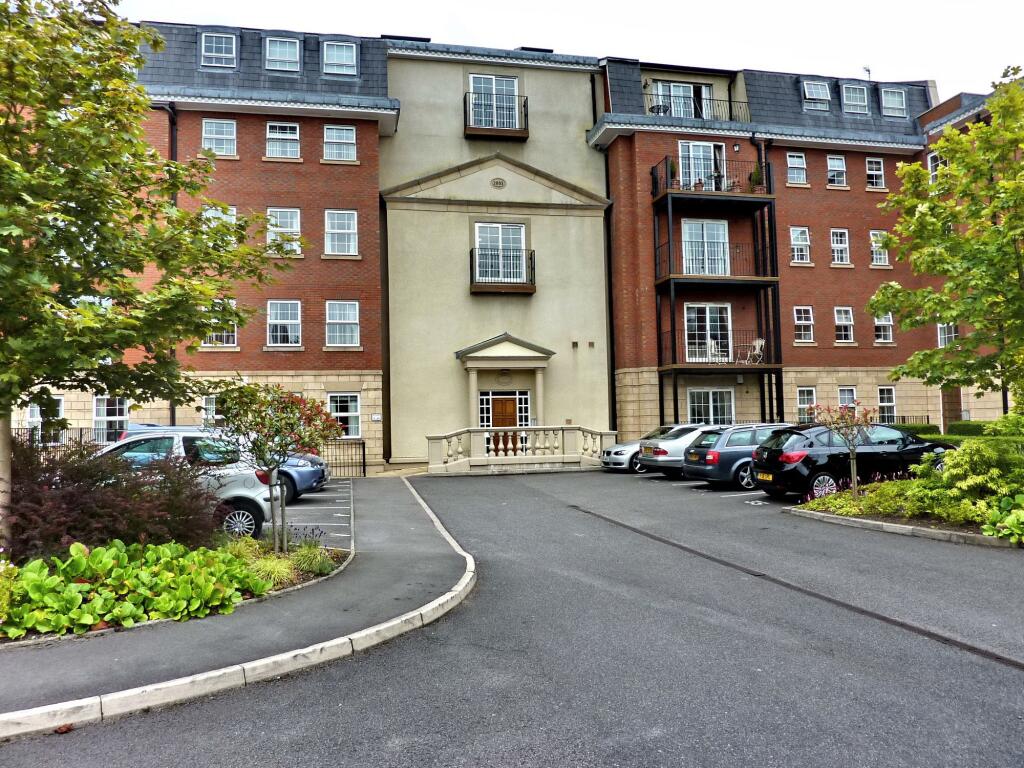 2 bed Apartment for rent in Whitefield. From Clive Anthony Sales & Lettings - Whitefield 2 bed Apartment for rent in Whitefield. From Clive Anthony Sales & Lettings - Whitefield