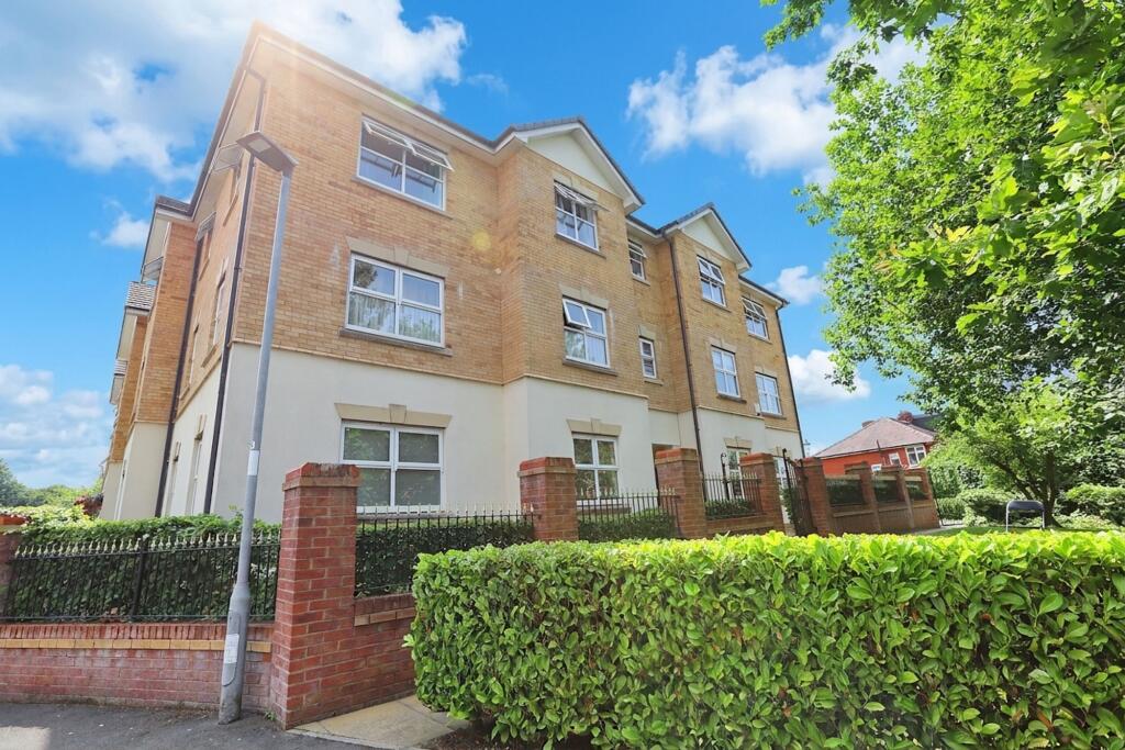 2 bed 1st Floor Flat for rent in Whitefield. From Clive Anthony Sales & Lettings - Whitefield 2 bed 1st Floor Flat for rent in Whitefield. From Clive Anthony Sales & Lettings - Whitefield