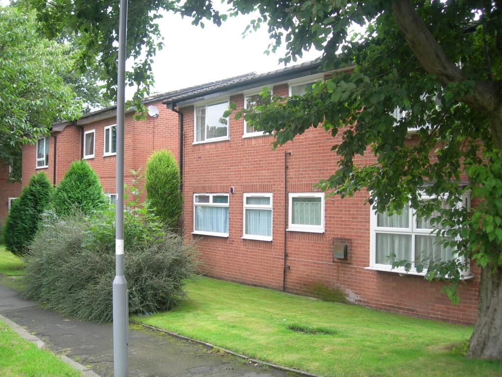 2 bed 1st Floor Flat for rent in Simister. From Clive Anthony Sales & Lettings - Whitefield