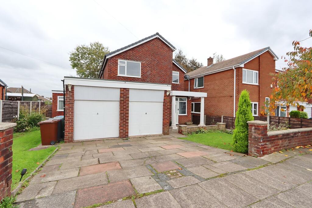 4 bed Detached for rent in Bury. From Clive Anthony Sales & Lettings - Whitefield