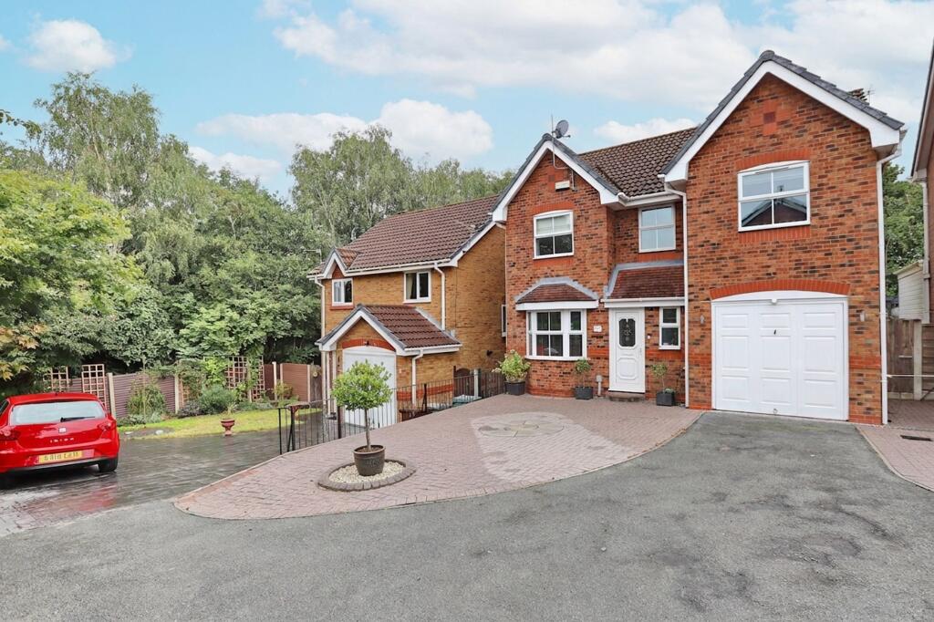 4 bed Detached for rent in Bury. From Clive Anthony Sales & Lettings - Whitefield