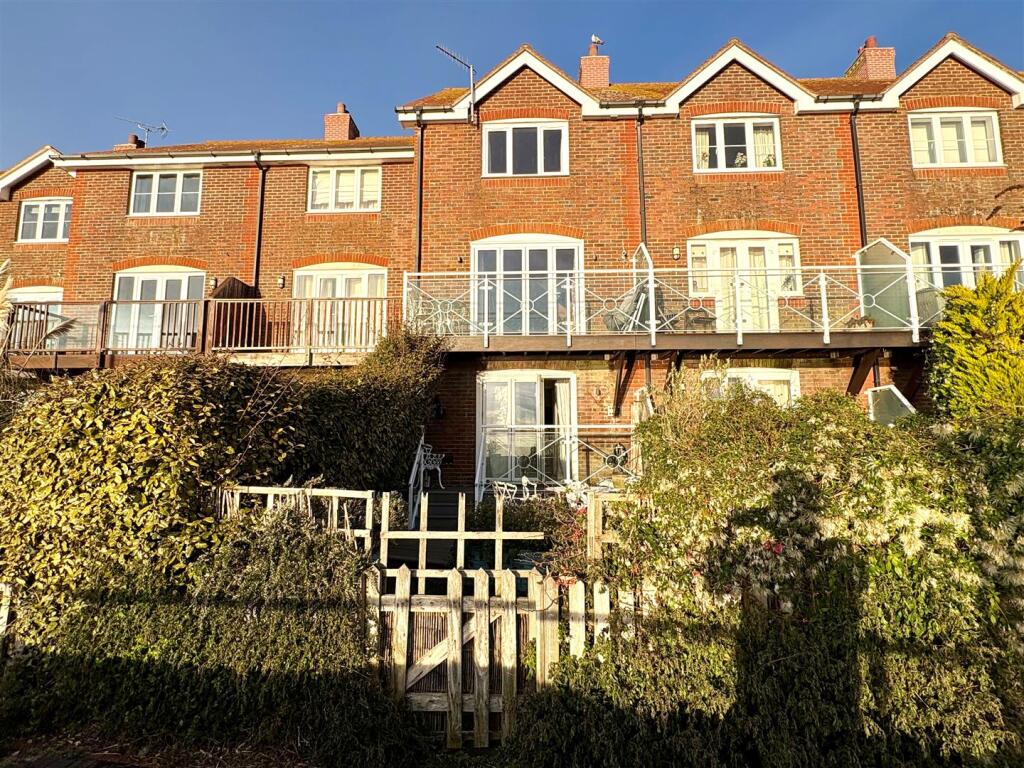 3 bed Town House for rent in Littlehampton. From Glyn-Jones & Co - Rustington Covering West Sussex