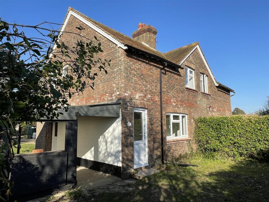 2 bed Cottage for rent in Kingston Gorse. From Glyn-Jones & Co - Rustington Covering West Sussex