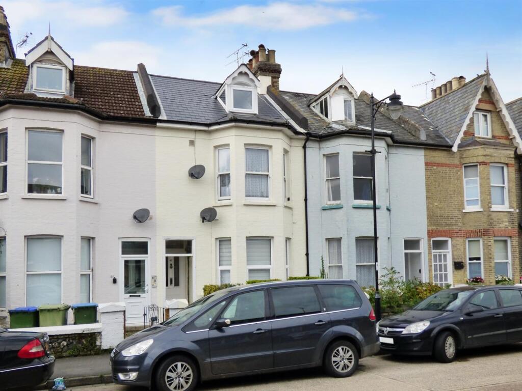 1 bed Apartment for rent in Littlehampton. From Glyn-Jones & Co - Rustington Covering West Sussex
