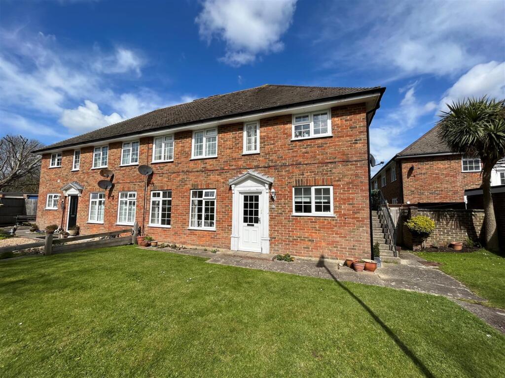 2 bed Apartment for rent in Littlehampton. From Glyn-Jones & Co - Rustington Covering West Sussex
