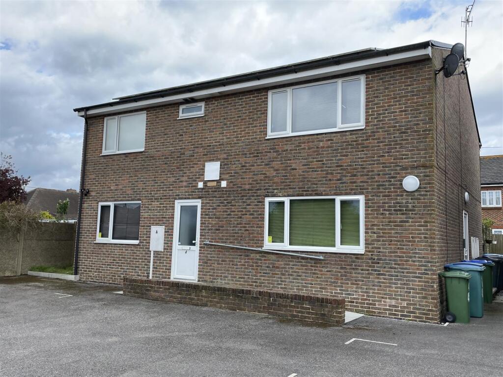 1 bed Apartment for rent in Wick. From Glyn-Jones & Co - Rustington Covering West Sussex