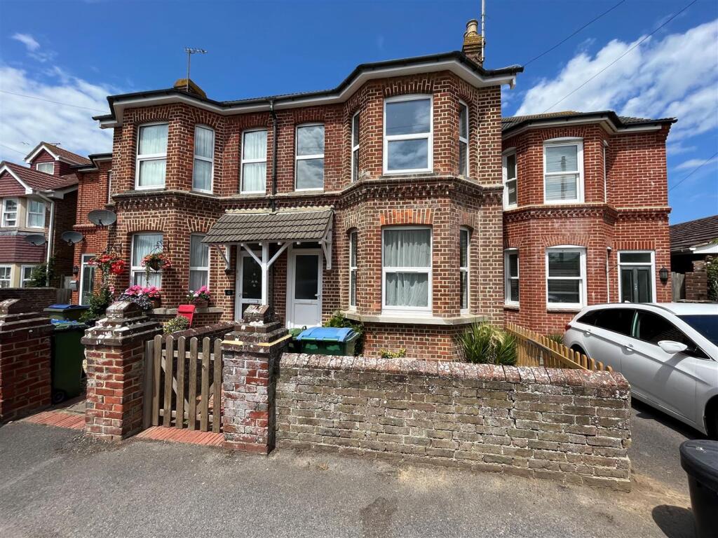 2 bed Mid Terraced House for rent in West Kingston. From Glyn-Jones & Co - Rustington Covering West Sussex