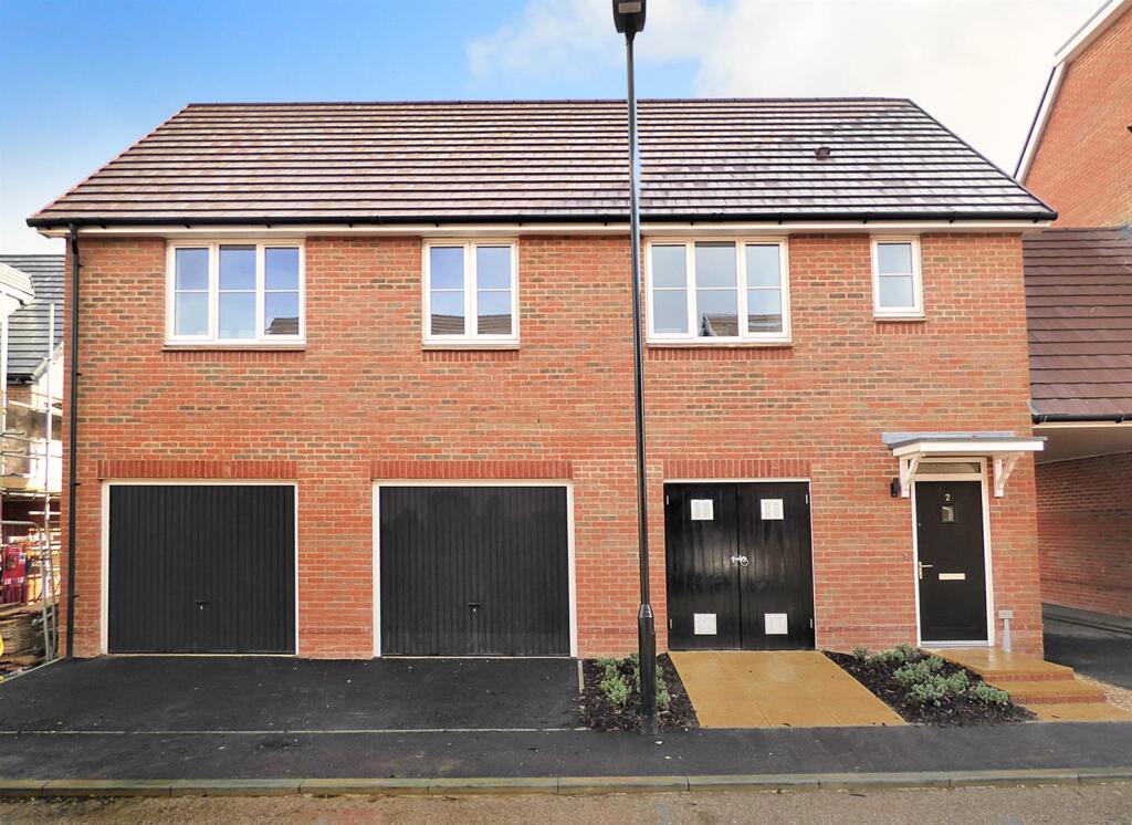 2 bed Apartment for rent in West Kingston. From Glyn-Jones & Co - Rustington Covering West Sussex