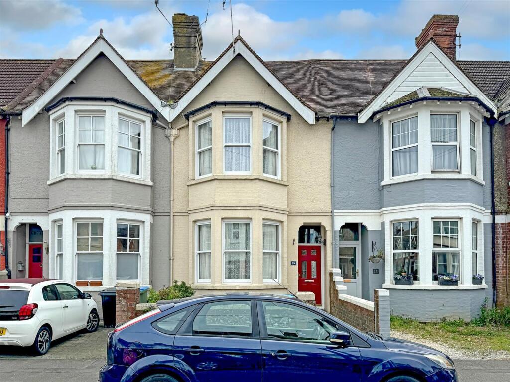 3 bed Mid Terraced House for rent in Littlehampton. From Glyn-Jones & Co - Rustington Covering West Sussex