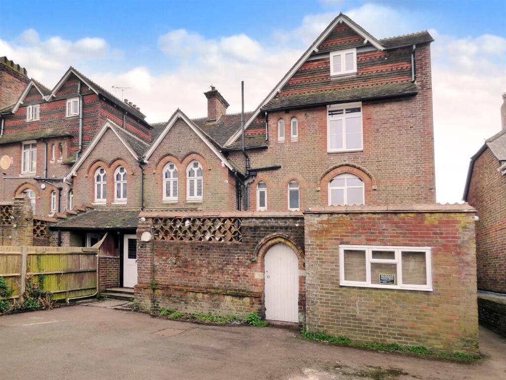 1 bed House Share for rent in Littlehampton. From Glyn-Jones & Co - Rustington Covering West Sussex