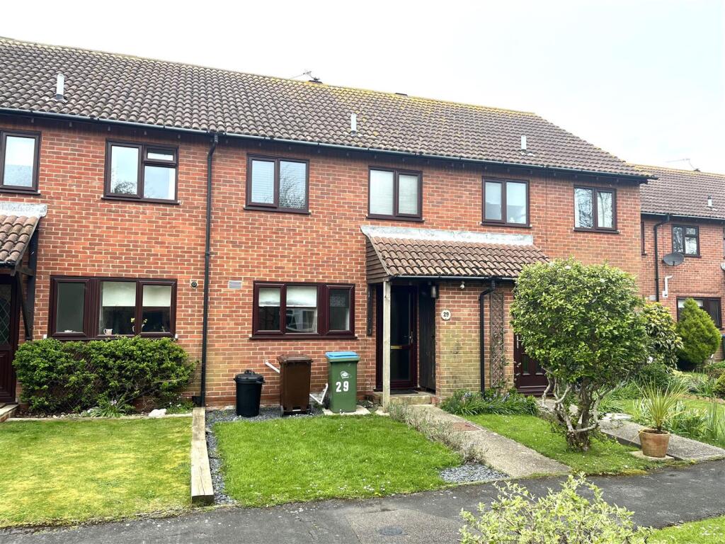 2 bed Mid Terraced House for rent in West Kingston. From Glyn-Jones & Co - Rustington Covering West Sussex 2 bed Mid Terraced House for rent in West Kingston. From Glyn-Jones & Co - Rustington Covering West Sussex