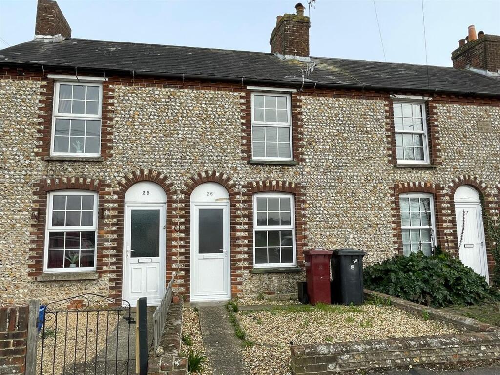 2 bed Cottage for rent in Chichester. From Glyn-Jones & Co - Rustington Covering West Sussex 2 bed Cottage for rent in Chichester. From Glyn-Jones & Co - Rustington Covering West Sussex