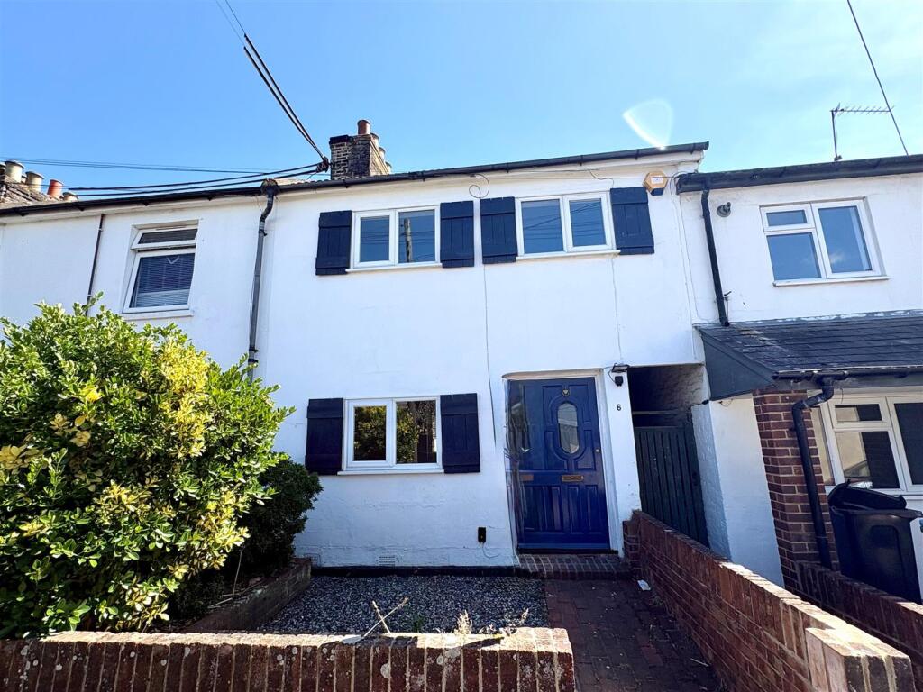 3 bed Cottage for rent in Wick. From Glyn-Jones & Co - Rustington Covering West Sussex