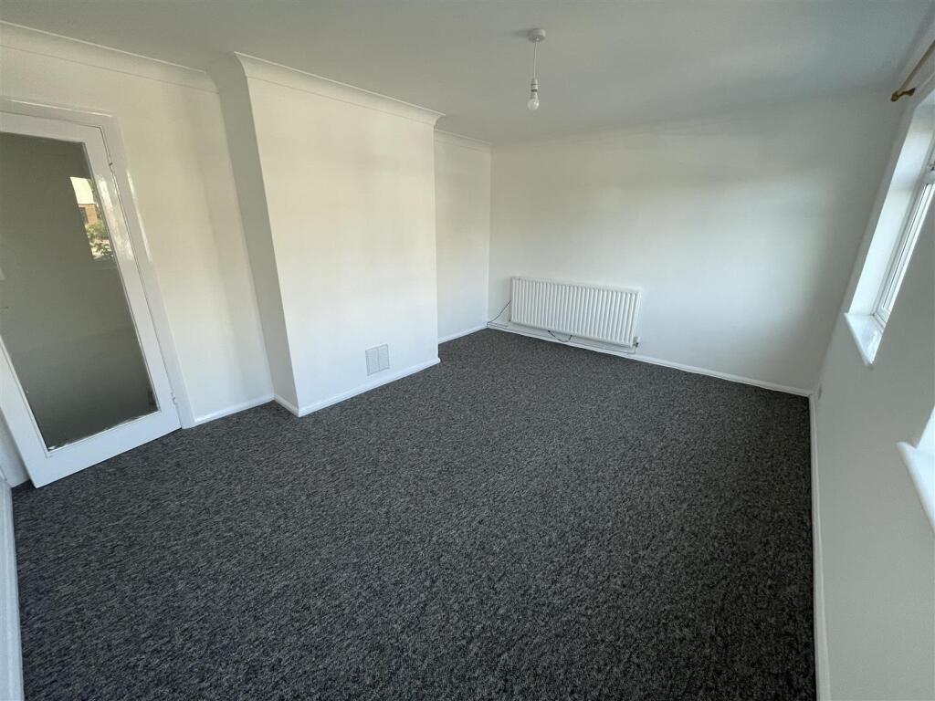 2 bed Apartment for rent in Littlehampton. From Glyn-Jones & Co - Rustington Covering West Sussex