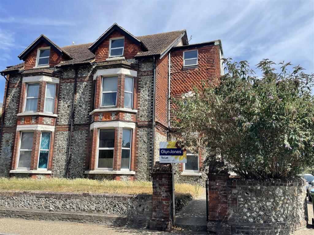 2 bed Apartment for rent in Littlehampton. From Glyn-Jones & Co - Rustington Covering West Sussex