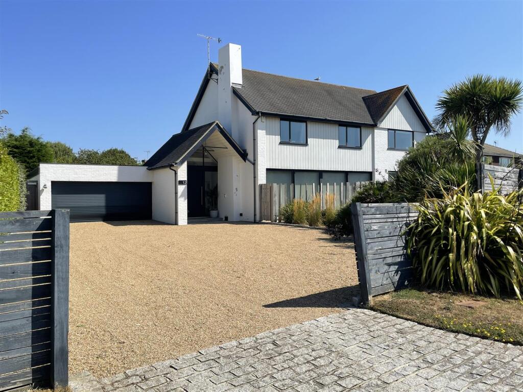 4 bed Detached for rent in West Kingston. From Glyn-Jones & Co - Rustington Covering West Sussex 4 bed Detached for rent in West Kingston. From Glyn-Jones & Co - Rustington Covering West Sussex