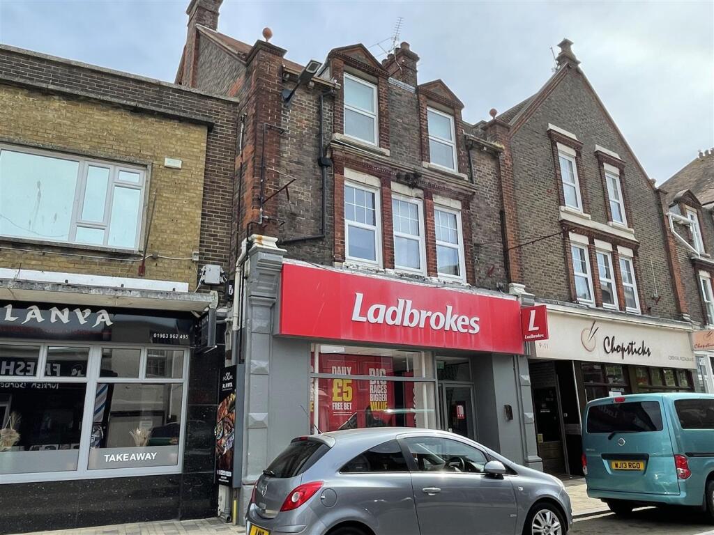 2 bed Apartment for rent in Littlehampton. From Glyn-Jones & Co - Rustington Covering West Sussex