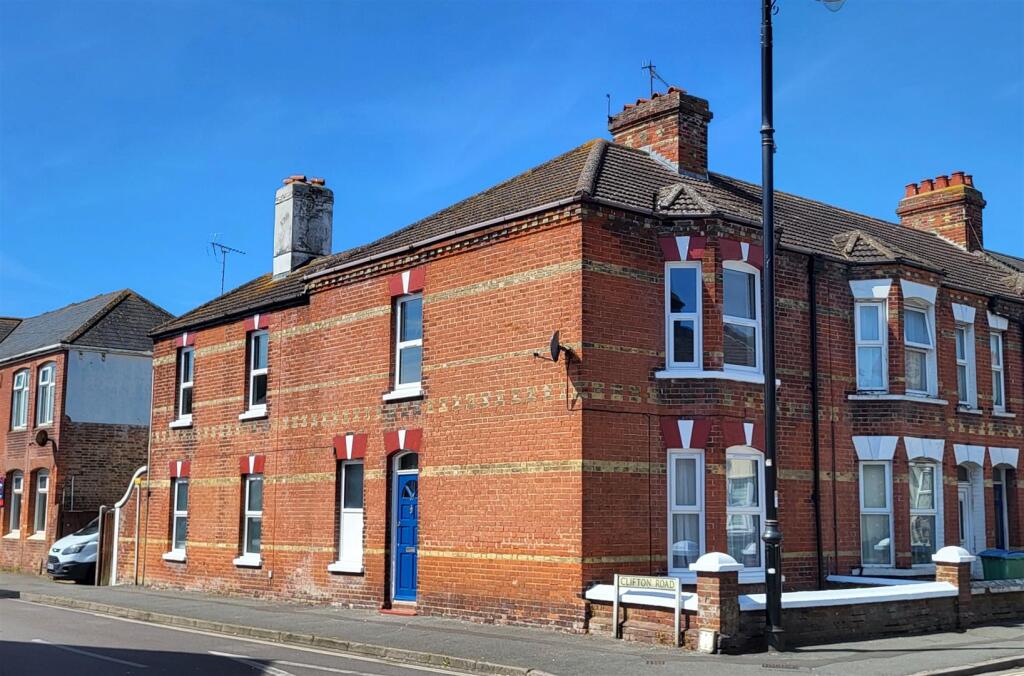 4 bed End of Terrace for rent in Littlehampton. From Glyn-Jones & Co - Rustington Covering West Sussex