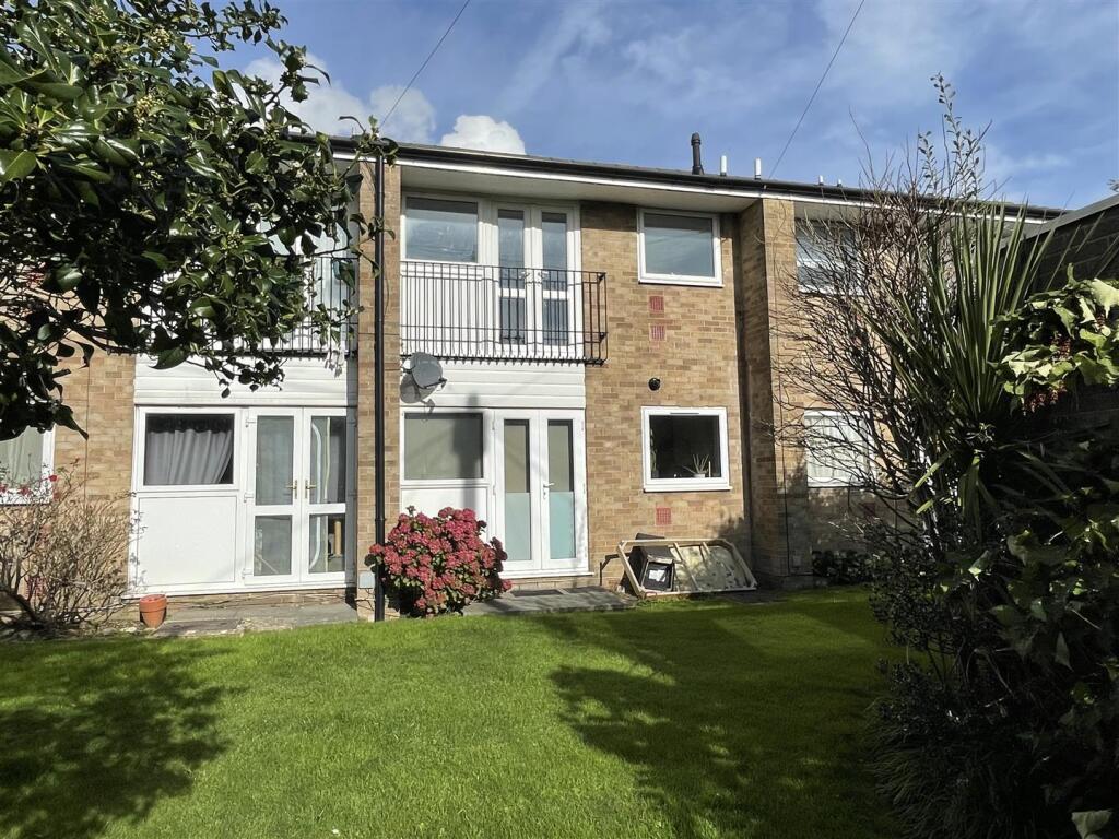 1 bed Apartment for rent in Littlehampton. From Glyn-Jones & Co - Rustington Covering West Sussex