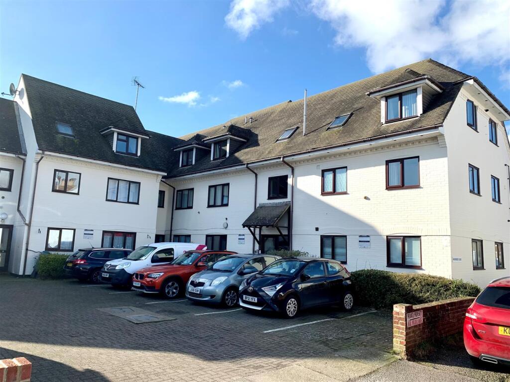 2 bed House (unspecified) for rent in Littlehampton. From Glyn-Jones & Co - Rustington Covering West Sussex 2 bed House (unspecified) for rent in Littlehampton. From Glyn-Jones & Co - Rustington Covering West Sussex