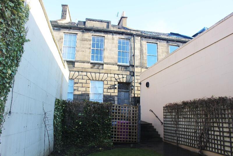 4 bed 1st Floor Flat for rent in Edinburgh. From Cullen Property Ltd - Edinburgh 4 bed 1st Floor Flat for rent in Edinburgh. From Cullen Property Ltd - Edinburgh