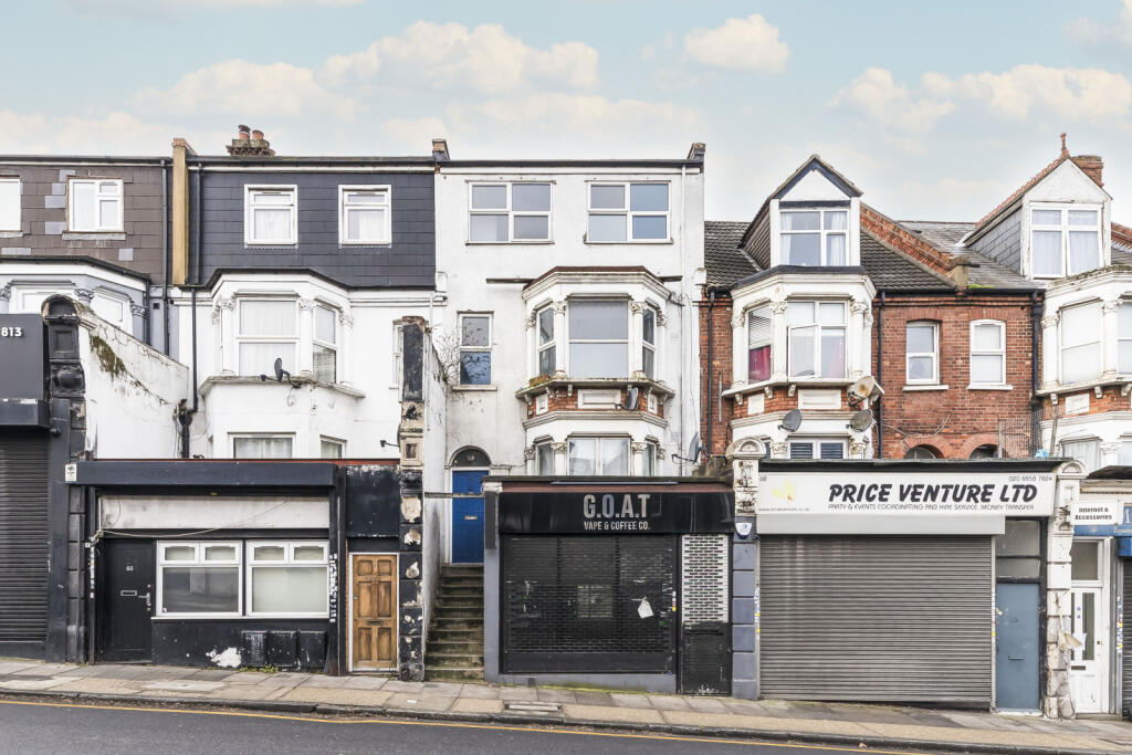 3 bed Mid Terraced House for rent in London. From Conran Estates - Charlton