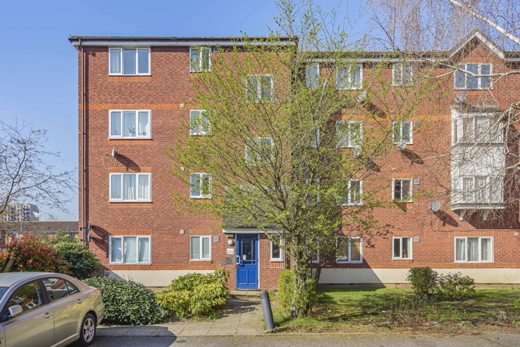 1 bed 1st Floor Flat for rent in London. From Conran Estates - Charlton