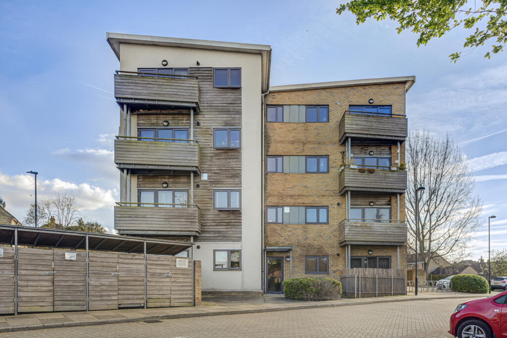 2 bed 1st Floor Flat for rent in London. From Conran Estates - Charlton